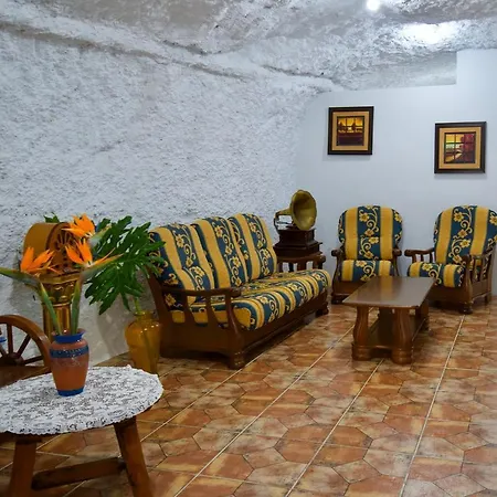 Casa Cueva La Herencia * סן מיגל דה אבונה