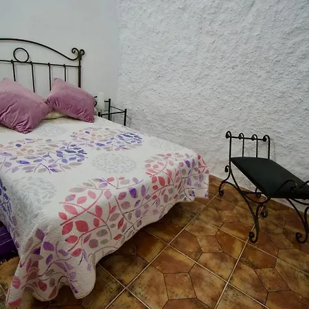 בית נופש Casa Cueva La Herencia סן מיגל דה אבונה