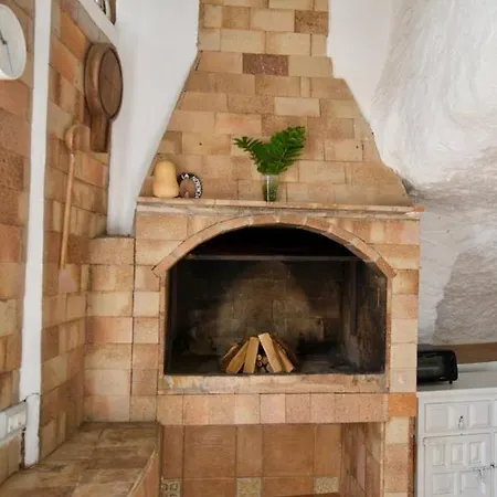 Casa Cueva La Herencia بيت للعطل *